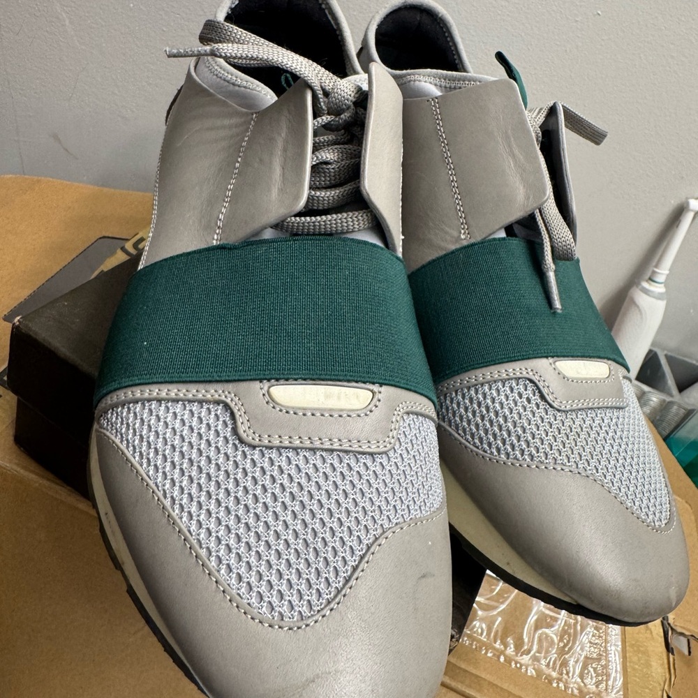 Balenciaga Stylish Gray and Green Men's Sneakers - Picture 3 of 3
